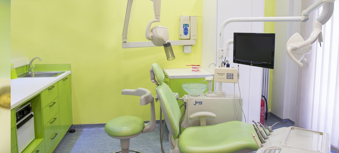 Οδοντιατρική αίθουσα με σύγχρονο εξοπλισμό DENTALL